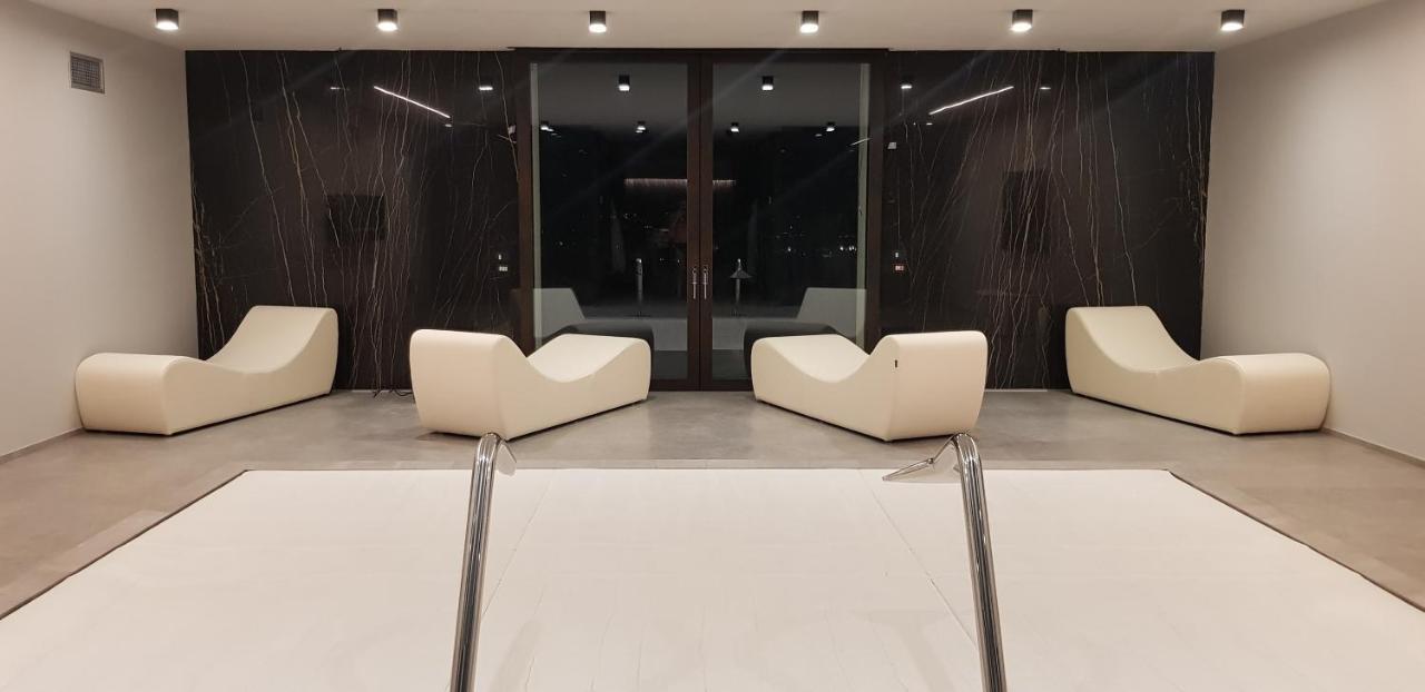 Sunset Suite Spa Staffolo Esterno foto